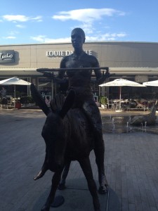 boy-statue
